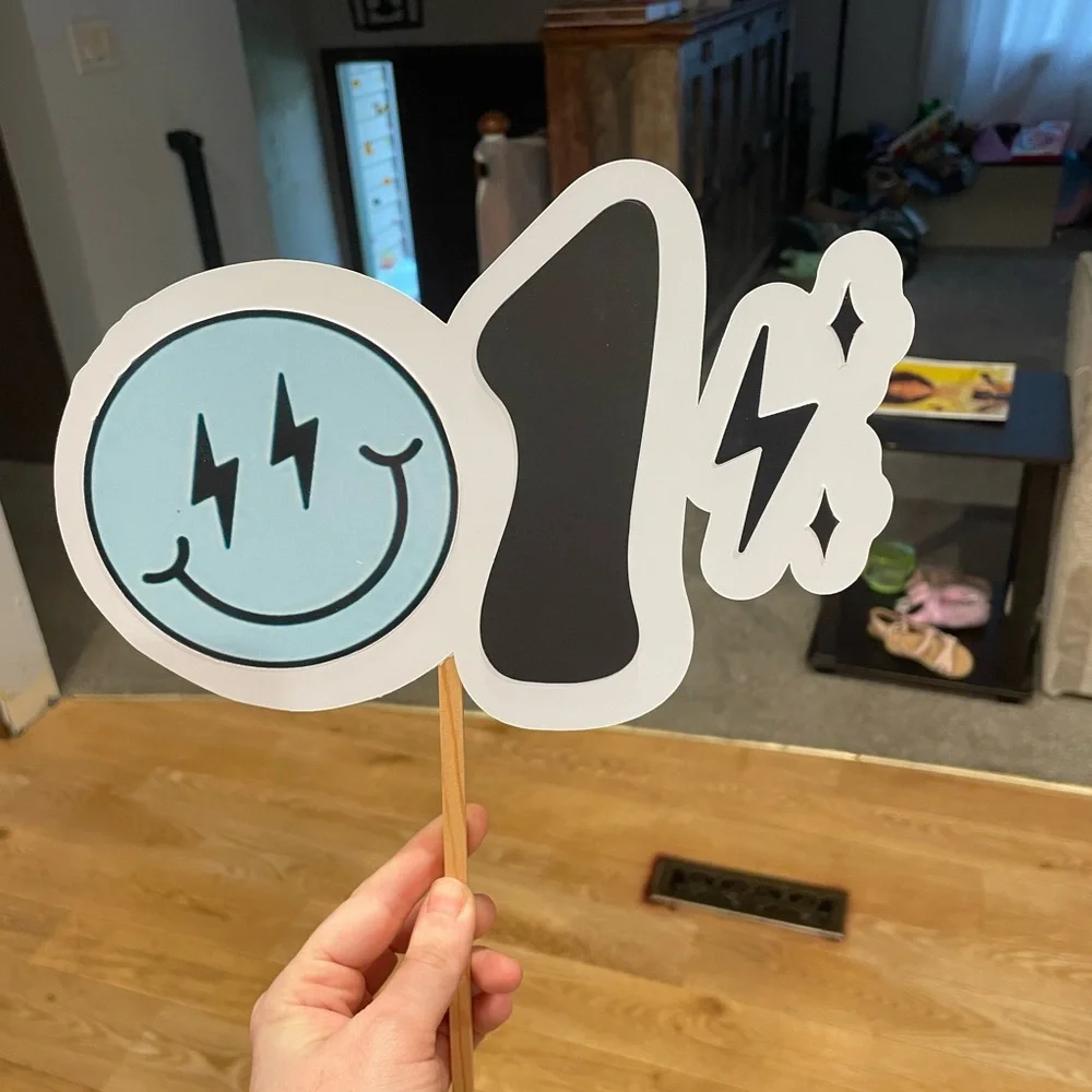Smiley Face cake topper with Lightning Bolt Design